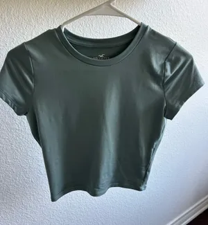 Hollister Women's Short Sleeve Tee thumbnail 1