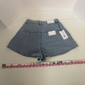 light-wash denim shorts from the brand WeWoreWhat Size 24 thumbnail 6