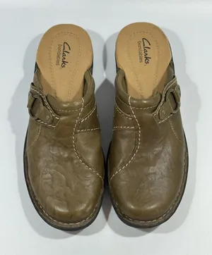 Clarks Bendables Olive Green Crinkle Leather Buckle Mules 8.5N Narrow thumbnail 1