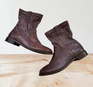 JOHNSTON & MURPHY Brown Leather Flat Ankle Boots Size 7 thumbnail 1