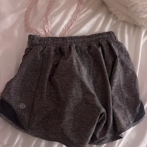 Lululemon Shorts Hotty Hot 4" thumbnail 2