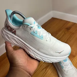Hoka One One Arahi 7 “Frost Rose Gold” Size 9W B NO BOX thumbnail 19