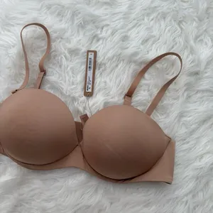 Skims Ultimate Pushup Strapless Bra Clay Size 38B thumbnail 4