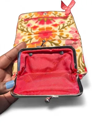 Vera Bradley Quilted Cotton Kisslock Wallet Floral Retro Kitschy Wallet 70 Style thumbnail 5