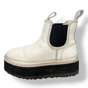 UGG Neumel Platform Chelsea Boots White Streetwear Urban Utility Size 7 thumbnail 1
