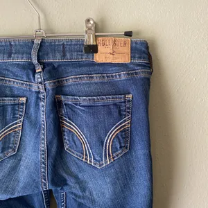 Hollister Low Rise Super Stretch Jeans thumbnail 3