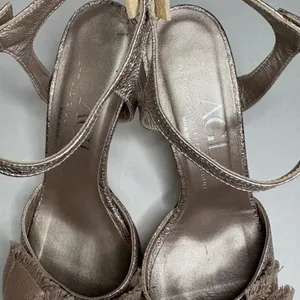 AGL Attilio Giusti Leombruni Women's Metallic Bow Ankle Strap Heels Size‎ 38 thumbnail 6