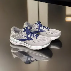 Brooks Adrenaline GTS 22 Women's Gray Running Shoes Size 10B thumbnail 2