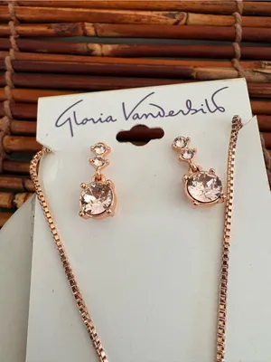 Gloria Vanderbilt Rose Gold Crystal Pendant Necklace with Matching Studs NWT thumbnail 3