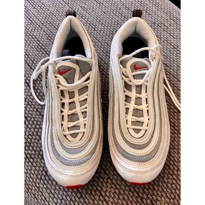 NWOB $190 Air Max White With Gray/Red Accents Tennis Shoes, Men’s Size US 9 thumbnail 2