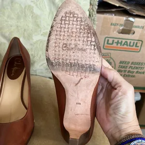 COPY - Beautiful leather cole haan heels in excellent condition thumbnail 5
