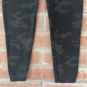 Spanx Camouflage Camo Cropped Leggings Seamless Women’s Small Black Athletic Gym thumbnail 5