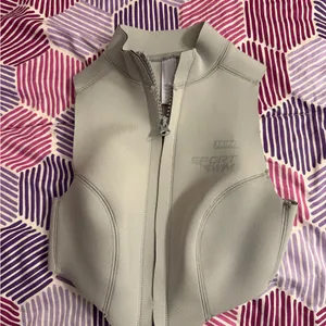 Skims Size xxs Sport Swim Mock Neck Zip Top Chrome Gray Sleeveless Zip Front NWT thumbnail 11
