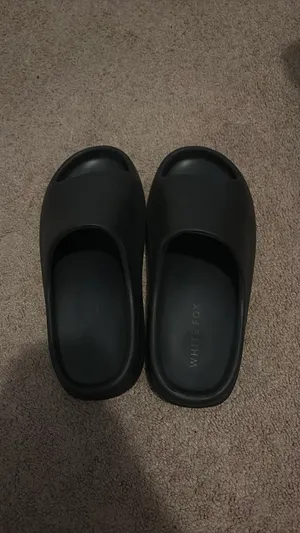 White Fox Boutique slides  thumbnail 3