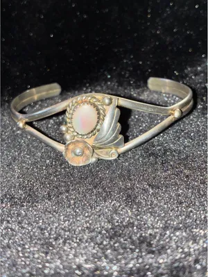 Vintage Sterling Silver Mother of Pearl Split-Shank Cuff Bracelet thumbnail 4