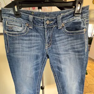 Miss Me FLEUR DE LIS Capri Jeans size 29 thumbnail 3