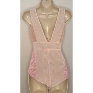 Intimately Free People "Breaking Hearts" Lace Bodysuit Pink Romantic Sz XS NWT! thumbnail 3