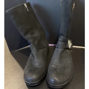Vince Camuto Womens 8.5 Windy Moto Boots Black Leather Gold Buckle Mid Calf thumbnail 6