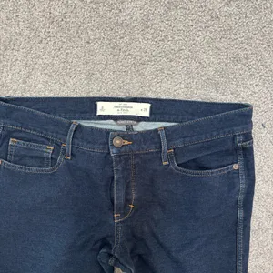 Abercrombie & Fitch Dark Indigo Perfect Stretch Skinny Jeans thumbnail 2