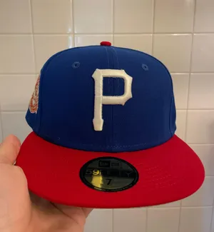 Caps and curls Pittsburg pirates Puerto Rico festival exclusive size 7 brand new sold out autographed with pin thumbnail 3