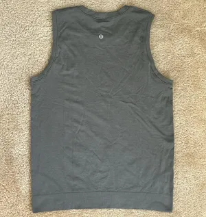Lululemon Grey Tank Top in Women’s Size 4 thumbnail 2