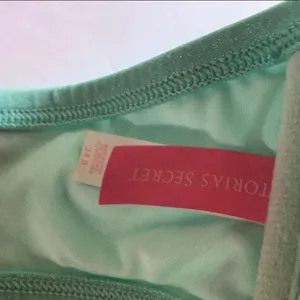 Victoria's‎ Secret Underwire Bandeau Bikini Top thumbnail 6