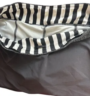 LuluLemon Black Pleated Athletica Skirt Skort size 6 thumbnail 2