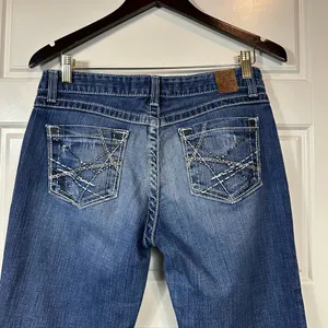 BKE Buckle Mid Rise Dark Wash Distressed Embellished Bootcut Kate Jeans Size 30 thumbnail 5