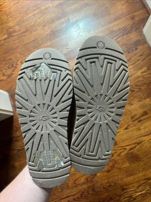 UGG Women’s Slippers thumbnail 3