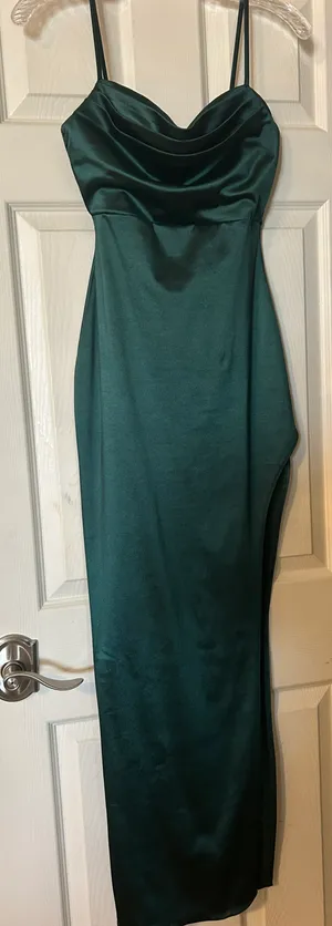 Windsor Long Green Homecoming Or Prom Dress thumbnail 3