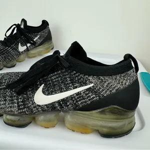 Nike Air VaporMax Flyknit 3 Athletic Running Shoe Sneaker Sz 9 Womens Black thumbnail 8