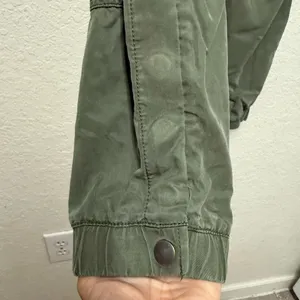 AMERICAN EAGLE OUTFITTERS Distressed Green Jogger Pants thumbnail 6