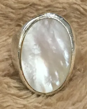 Vintage Mother of Pearl Sterling Silver Wide Band Cocktail Ring Sz 8 thumbnail 1