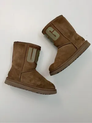 Ugg Boots Classic Short Rubber Logo Bold Spell Out Leather Chestnut Tan Gold thumbnail 6