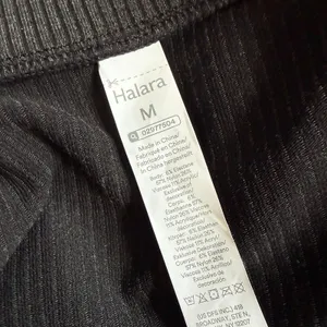 Halara OneForm Seamless Flow Zipper Long Sleeve Yoga Warming Jacket thumbnail 8