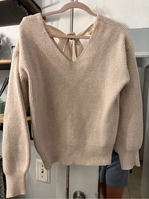 Neutral Cream V thumbnail 1