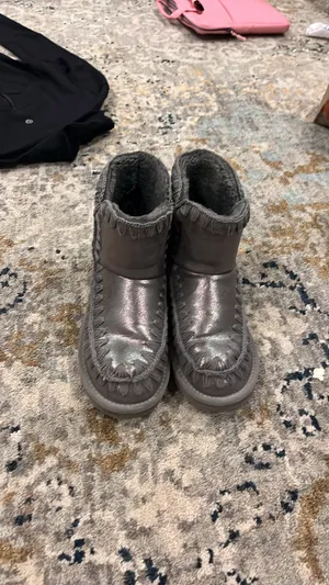 fur boots size 7 women’s Gray thumbnail 2