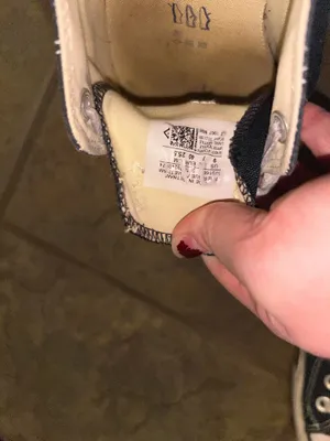 Black Low Top Converse Sneakers thumbnail 6