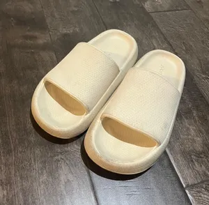Cloud Slides White Size 7 thumbnail 1