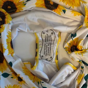 Ruffle Bikini with Sunflower Design Yellow Women 2XL NWOT thumbnail 3