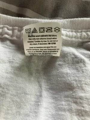 Hello Kitty Sanrio  Tee Shirt thumbnail 3