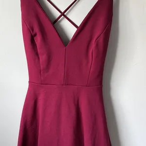 Lulus Skater Dress Womens S Burgundy Wine Sexy Open Back Strappy V-Neck Mini thumbnail 2