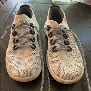 AllBirds woman’s treedashers,‎ size 9 thumbnail 1