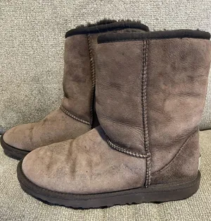 UGG Brown Mids thumbnail 1