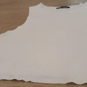 Zara White Ribbed Cropped Tank Top thumbnail 5