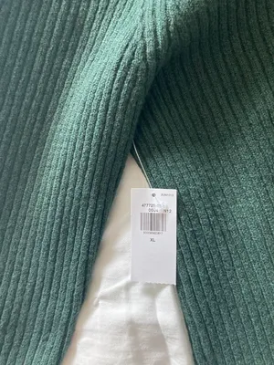 Old Navy NWT  Sweater thumbnail 3
