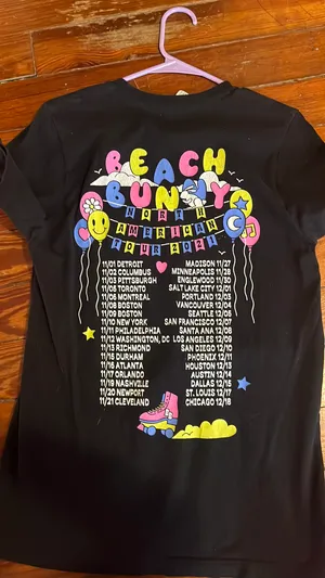 beach bunny 2021 tour shirt Black Size M thumbnail 2