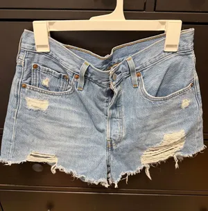 Levi’s 501 denim shorts thumbnail 1