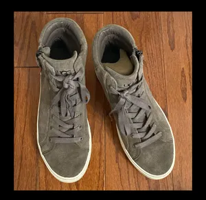 UGG Boots thumbnail 2