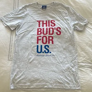 Brew City *NWOT* This Bud’s For U.S. T-Shirt thumbnail 1